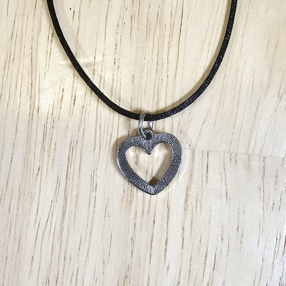 New✨️Heart Rhinestone Necklace - Picture 3 of 6